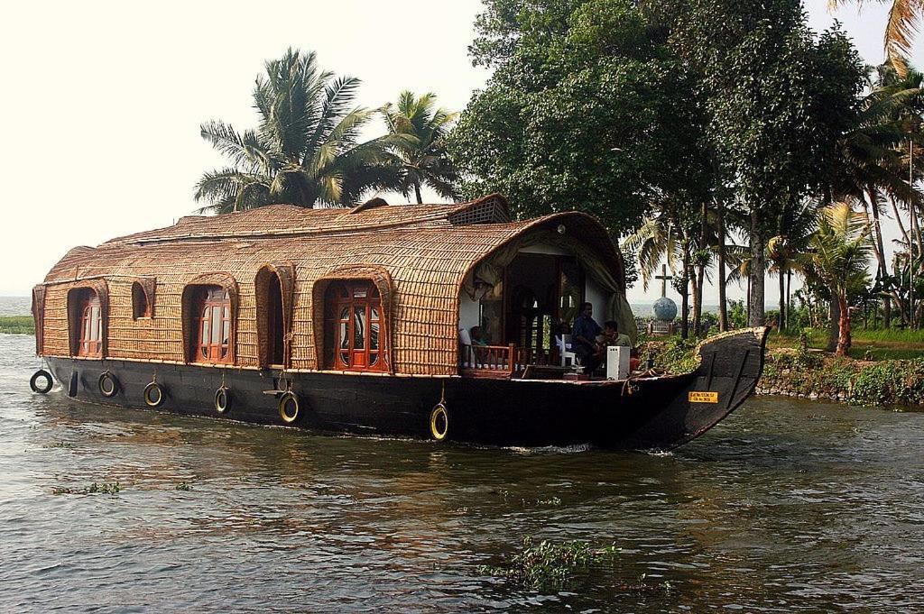 Аллеппи: Aqua Castle Houseboat - by Aqua Jumbo Houseboats