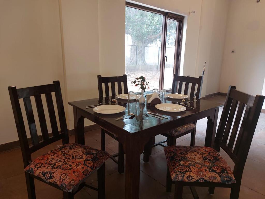 Баихар: Aranyak Resort Kanha