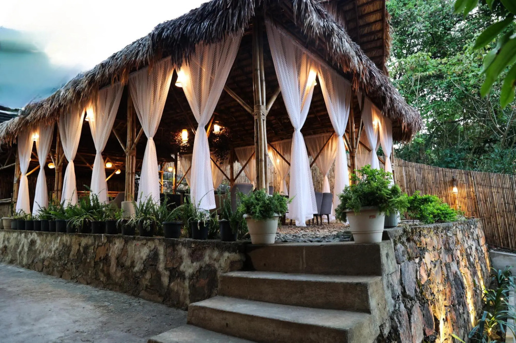 Шиллонг: OYO Flagship La Monte Inn