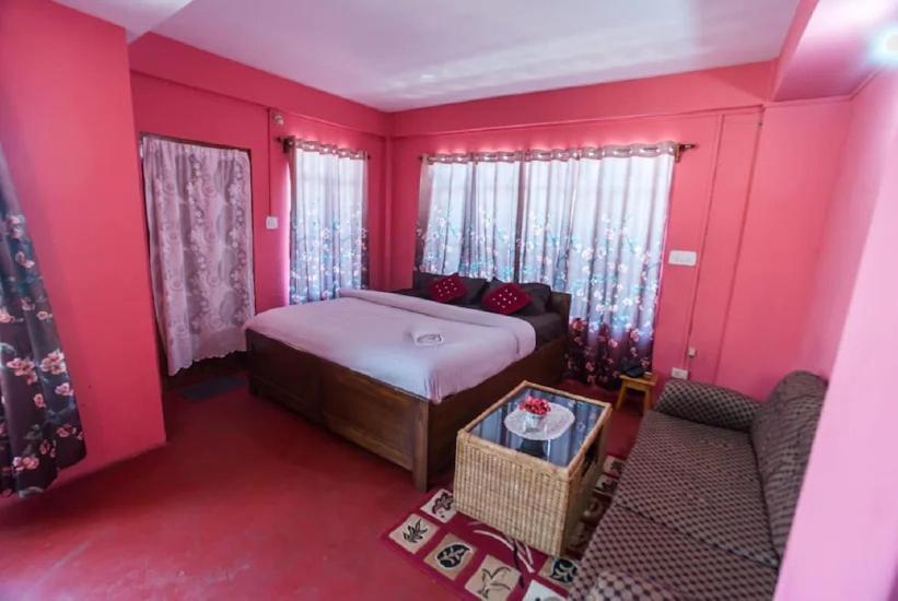 Шиллонг: Pink Guest House