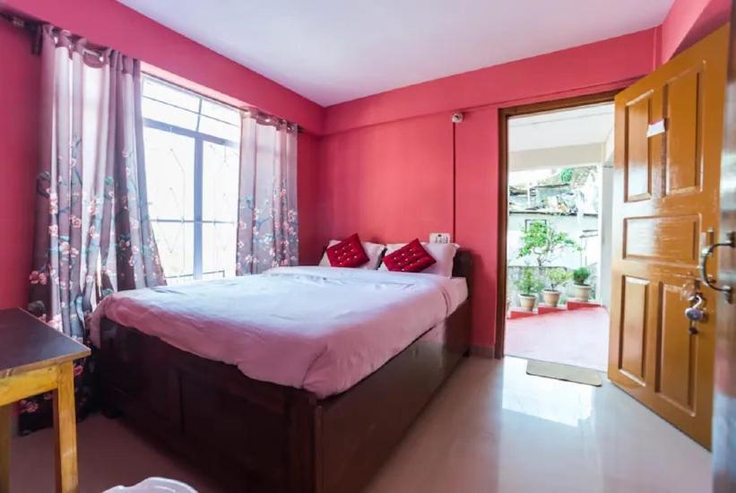 Шиллонг: Pink Guest House