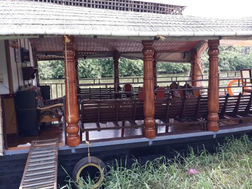 Аллеппи: Houseboat