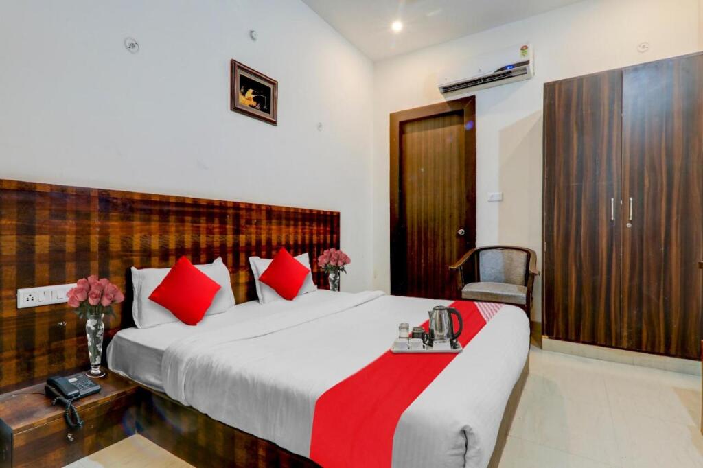 Лакхнау: POP 92284 Hotel Prisha Inn