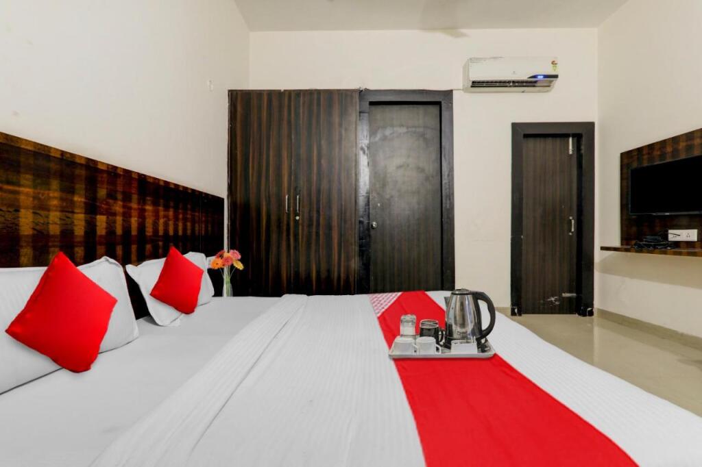 Лакхнау: POP 92284 Hotel Prisha Inn