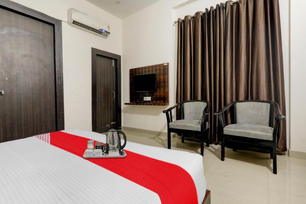 Лакхнау: POP 92284 Hotel Prisha Inn