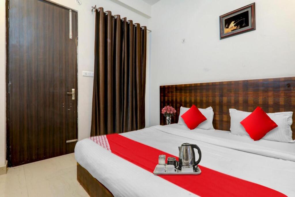 Лакхнау: POP 92284 Hotel Prisha Inn