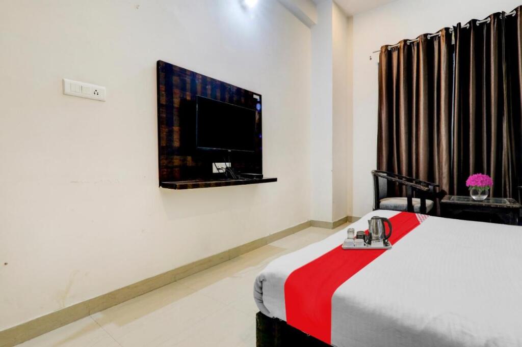 Лакхнау: POP 92284 Hotel Prisha Inn
