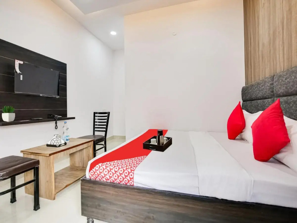 Лудхиана: POP 70106 Hotel City Stay