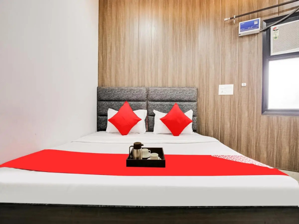 Лудхиана: POP 70106 Hotel City Stay