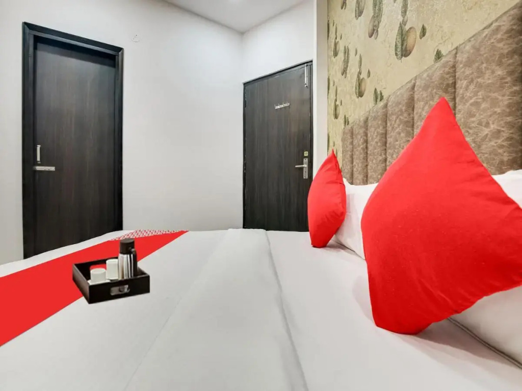 Лудхиана: POP 70106 Hotel City Stay