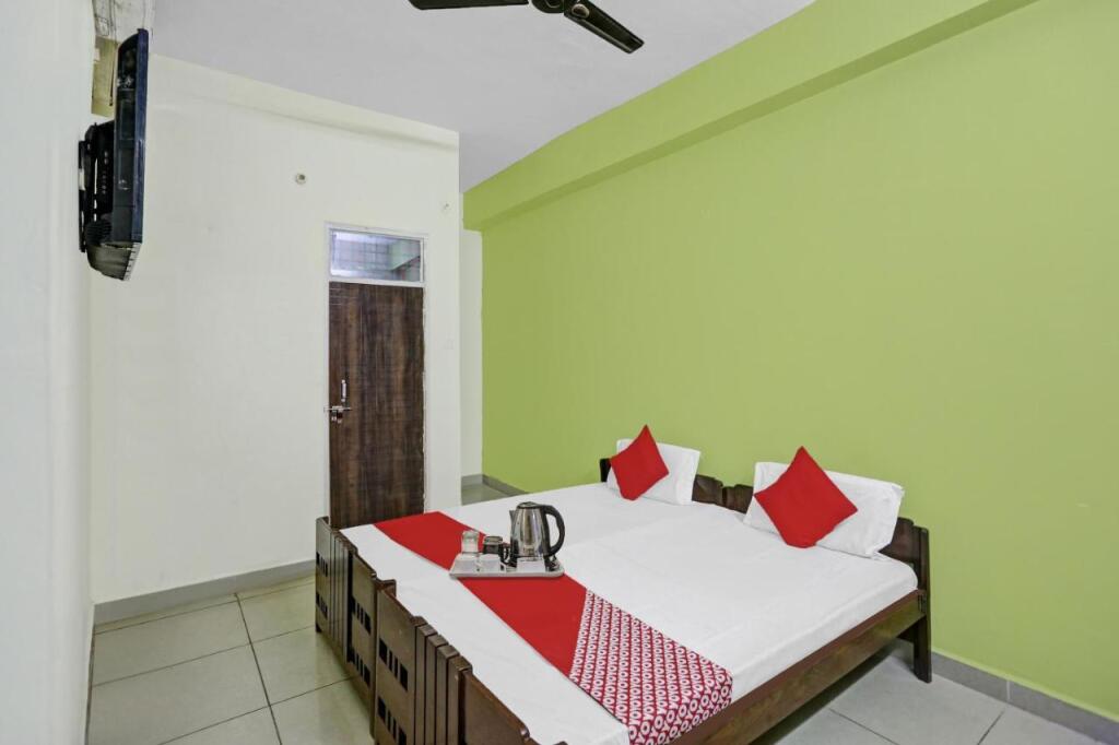 Алипур: OYO 84381 Hotel U b Inn