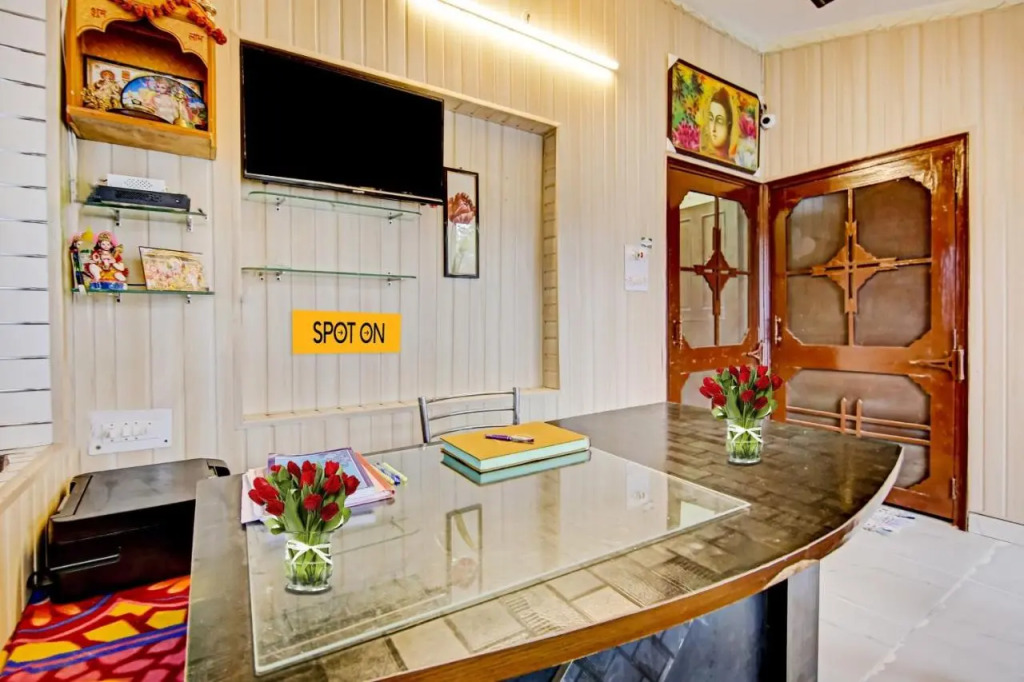 Дехрадун: SPOT ON 70204 Hotel Greenview Homestay