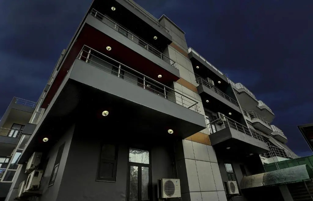 Нойда: OYO Townhouse 764 Hotel Happy Keys Townhouse
