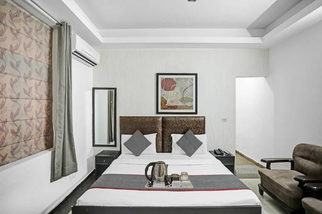 Нойда: OYO Townhouse 764 Hotel Happy Keys Townhouse