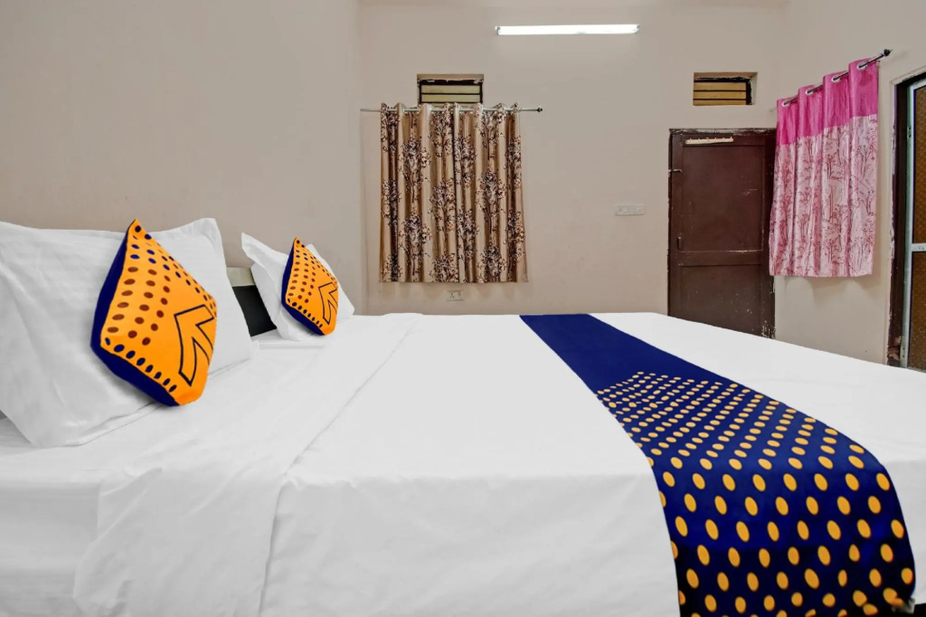 Кукас: Spot on 806389 Hotel Radhe