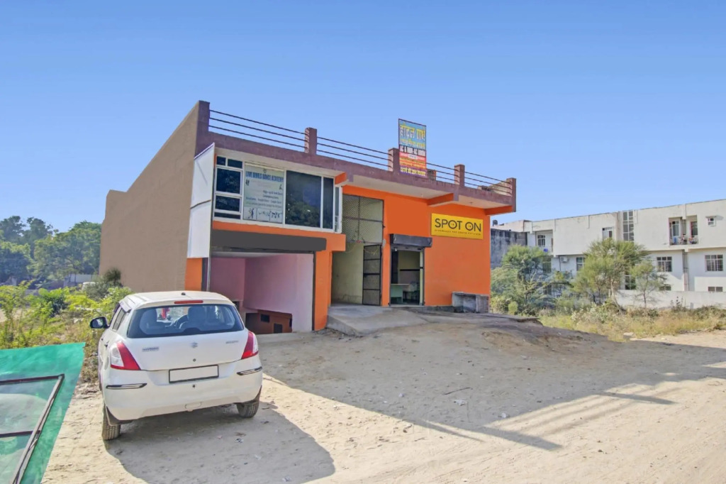 Кукас: Spot on 806389 Hotel Radhe