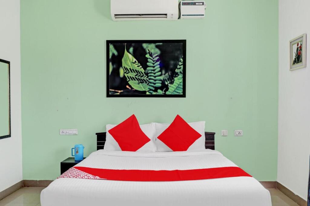 Ковелонг: OYO flagship 84966 The Max Well Resort