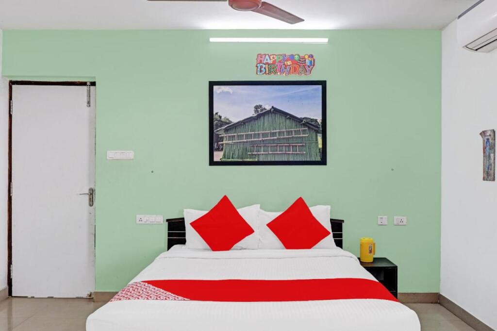 Ковелонг: OYO flagship 84966 The Max Well Resort