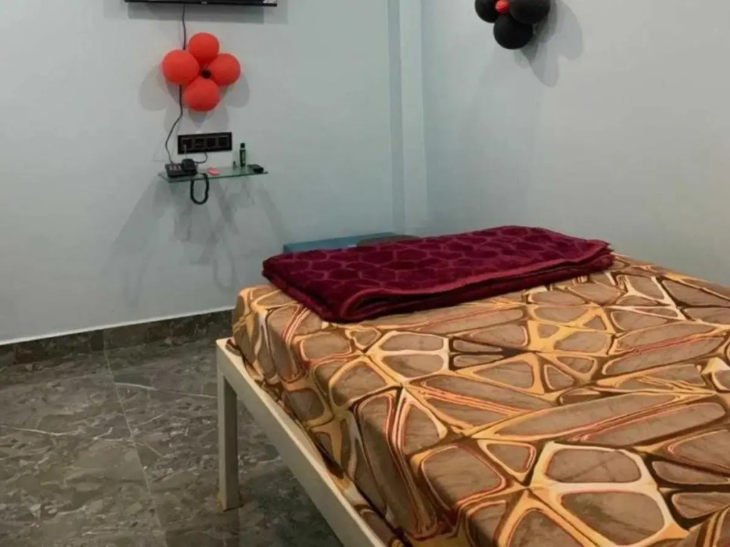 Нагпур: Oyo Flagship 70309 Mr Hotel