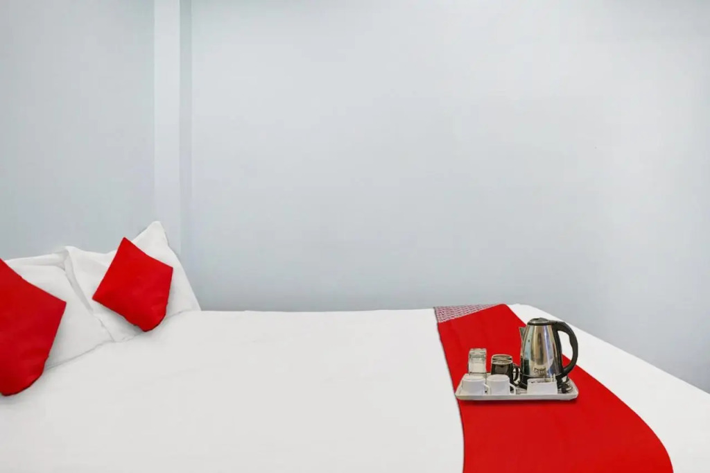 Нагпур: Oyo Flagship 70309 Mr Hotel