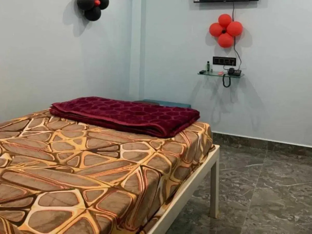 Нагпур: Oyo Flagship 70309 Mr Hotel