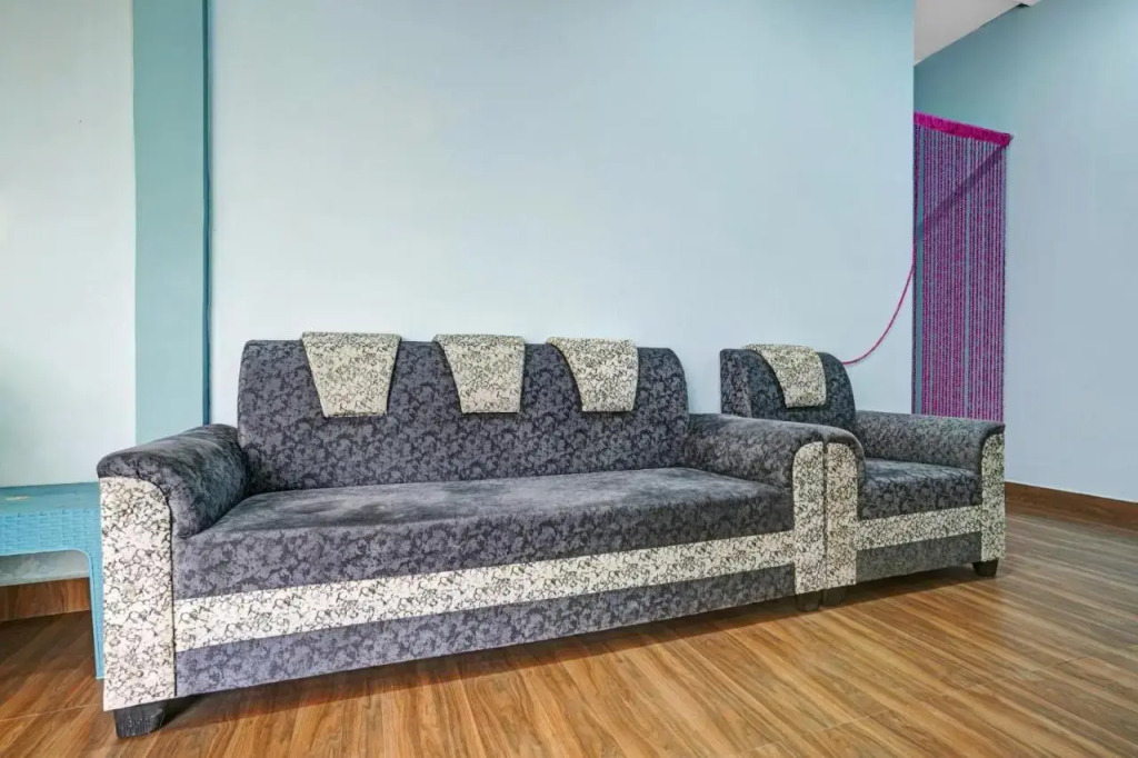Нагпур: Oyo Flagship 70309 Mr Hotel