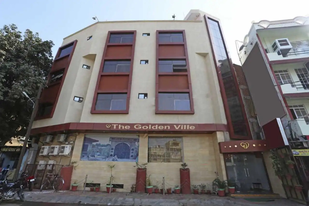 Гвалиор: Capital O 8194 The Golden Ville
