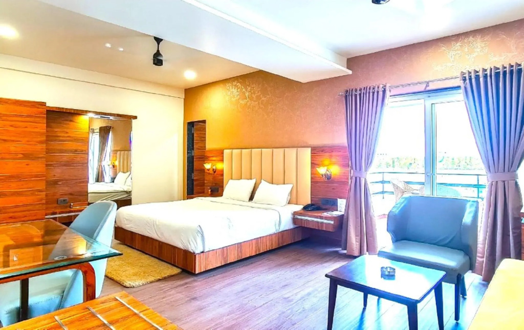 Нагпур: Royal Cliff Hotel & Resorts