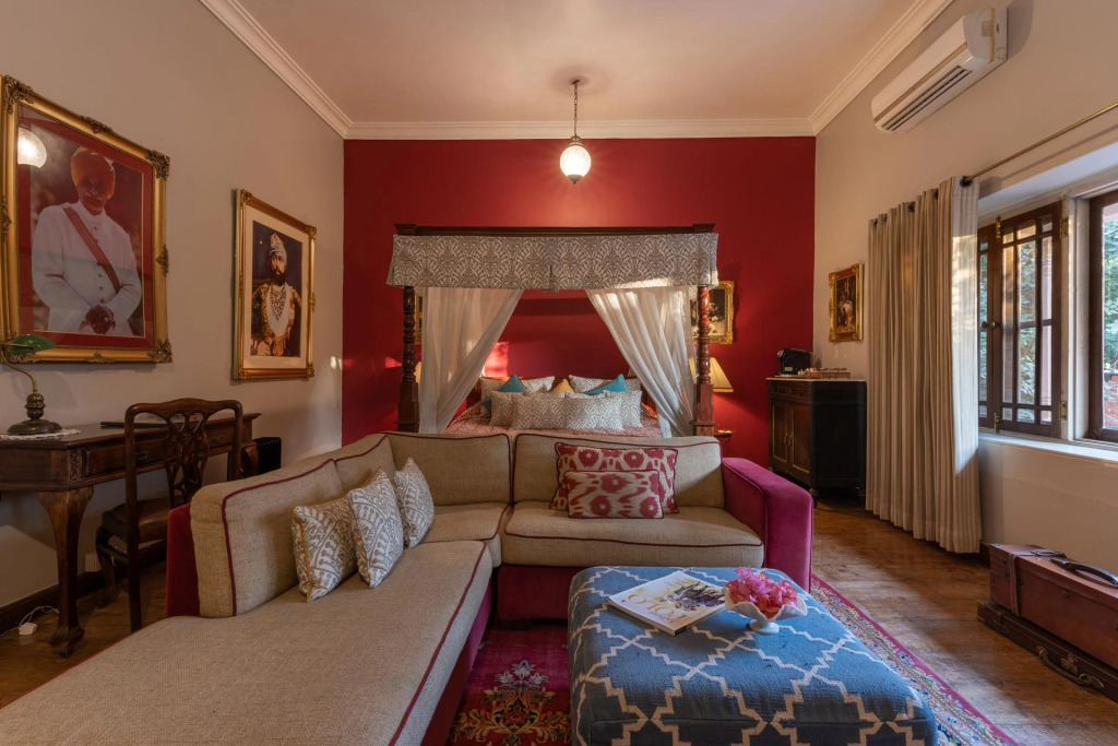 Кукас: Srinivas - The Royal Residence