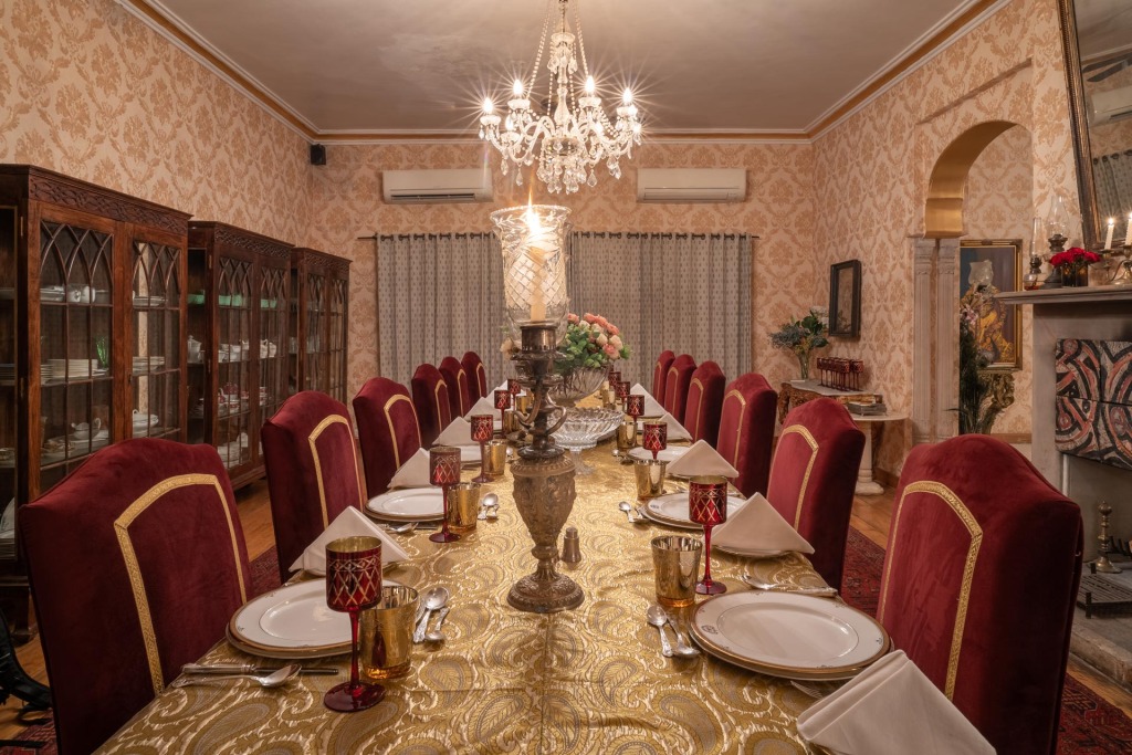 Кукас: Srinivas - The Royal Residence