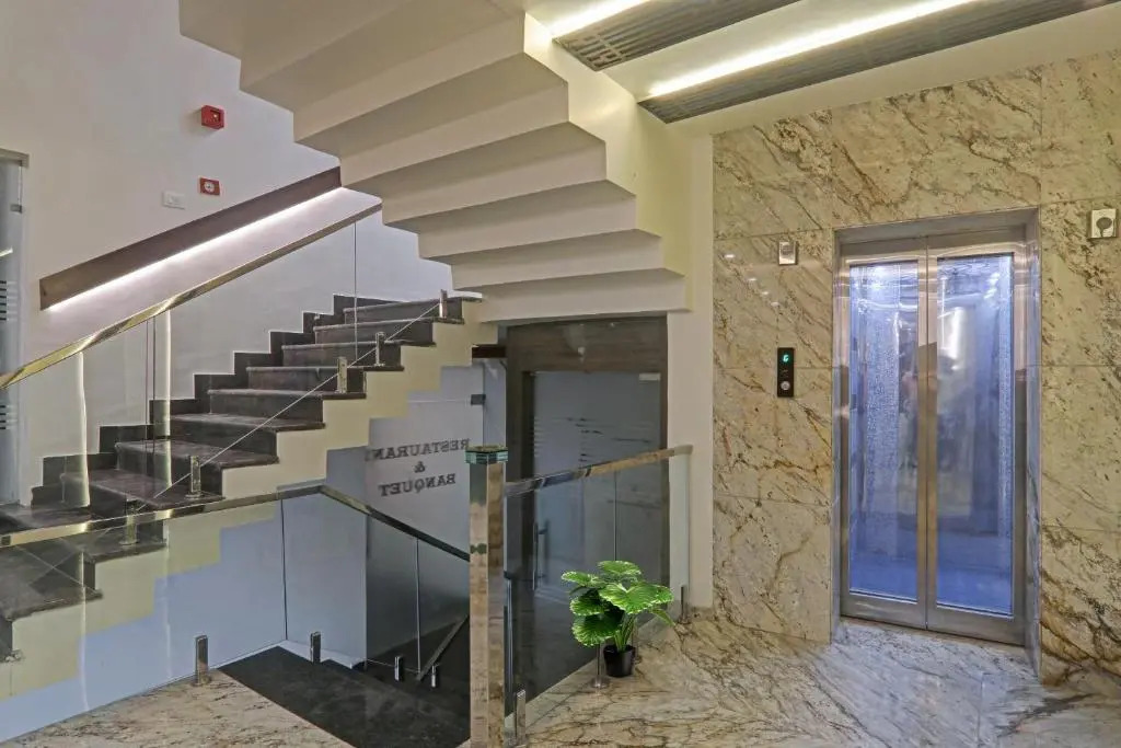 Лакхнау: Townhouse 1160 P S Palace