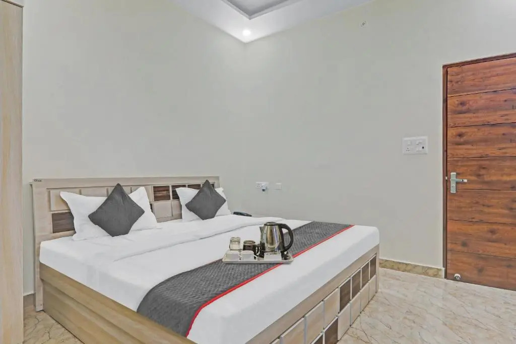 Лакхнау: Townhouse 1160 P S Palace