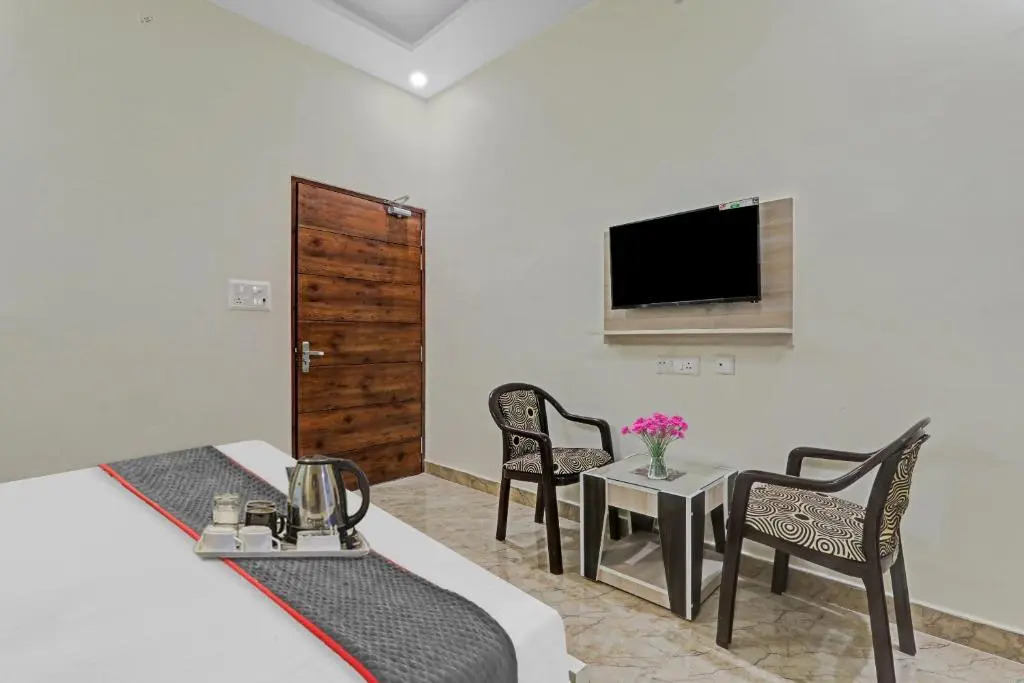 Лакхнау: Townhouse 1160 P S Palace