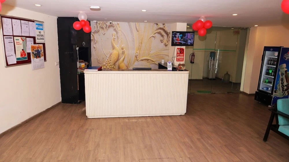 Нойда: Hotel Noida Grand 121