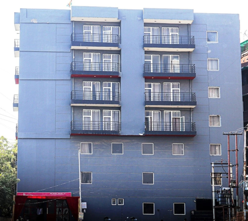 Нойда: Hotel Noida Grand 121