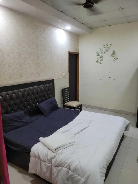 Фаридабад: POP 70075 Hotel Nestinn