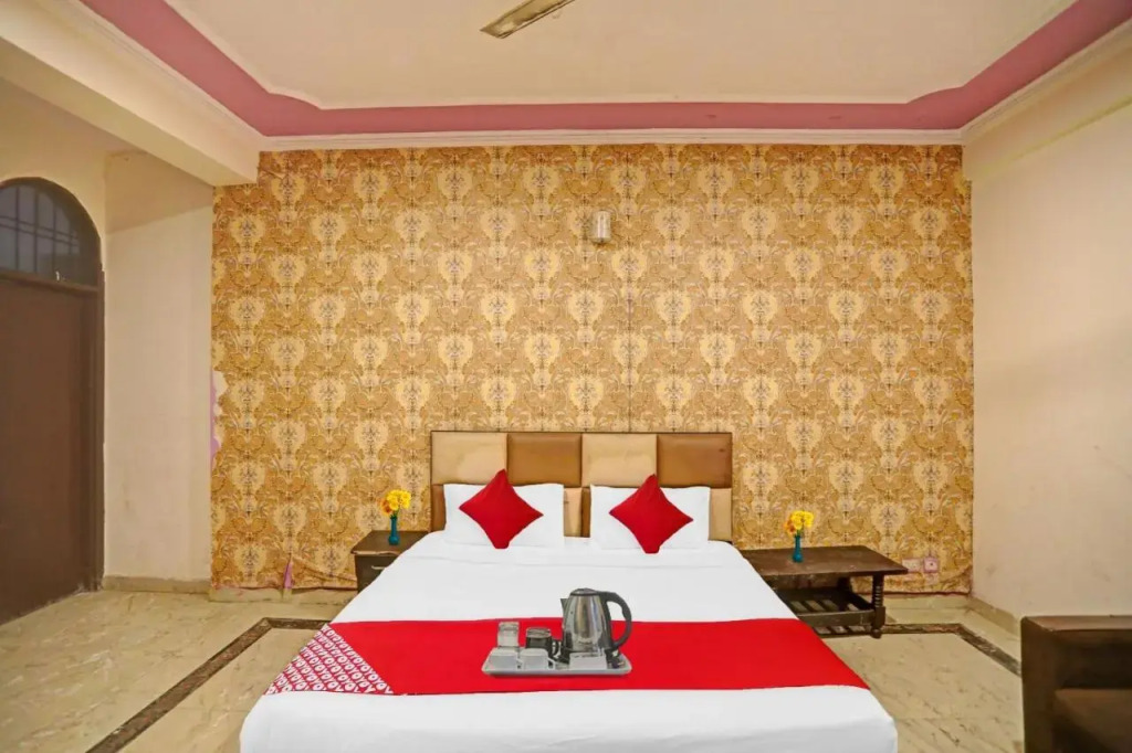 Нойда: OYO Flagship 70057 Manya Residency