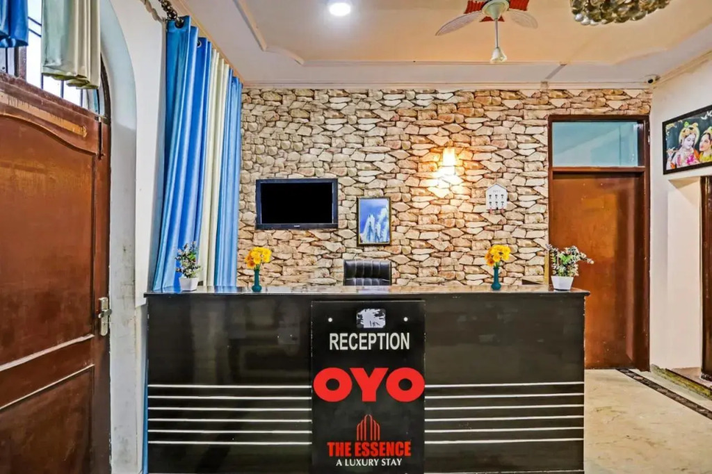 Нойда: OYO Flagship 70057 Manya Residency