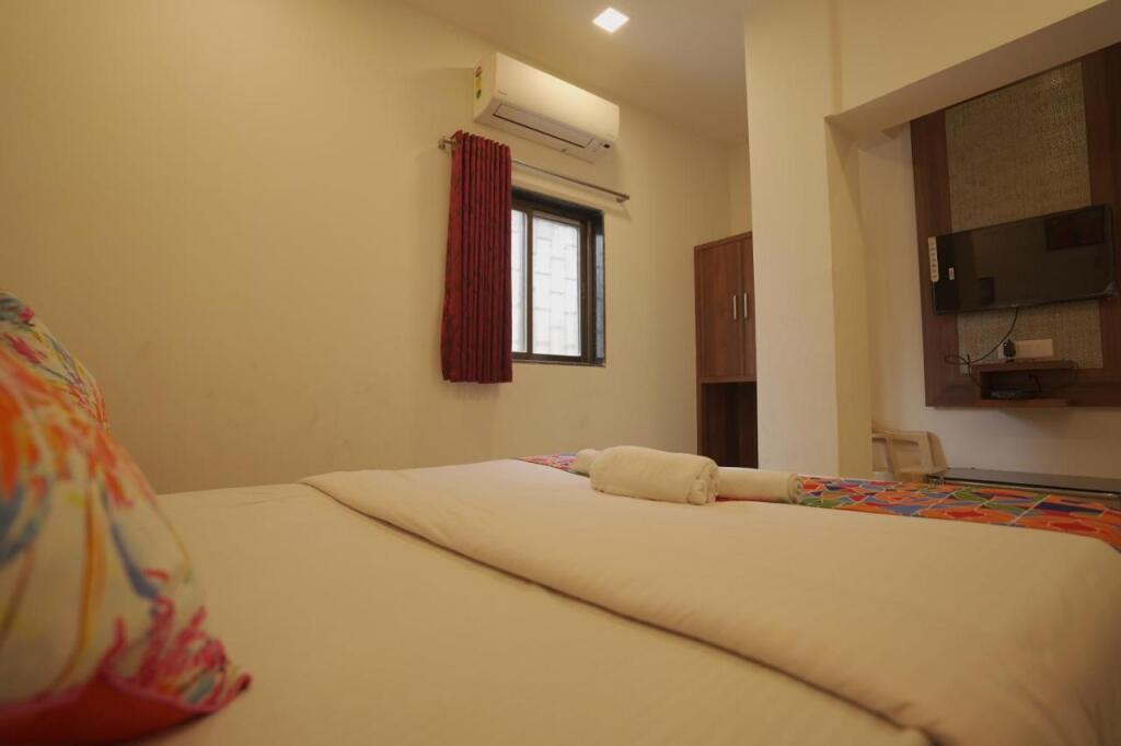 Тхане: M B Residency Lodging & Boarding by Wb Inn