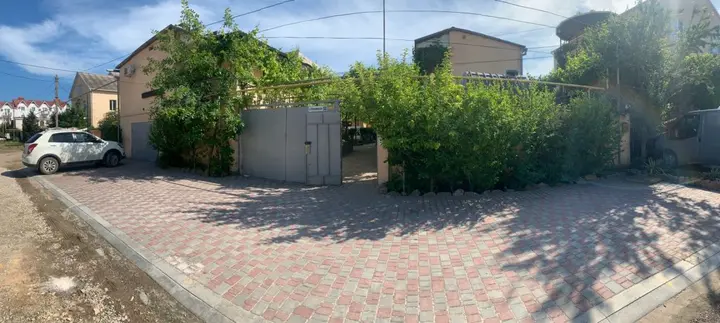 Береговое (Феодосия): Гостевой Дом "Черноморский Дворик"