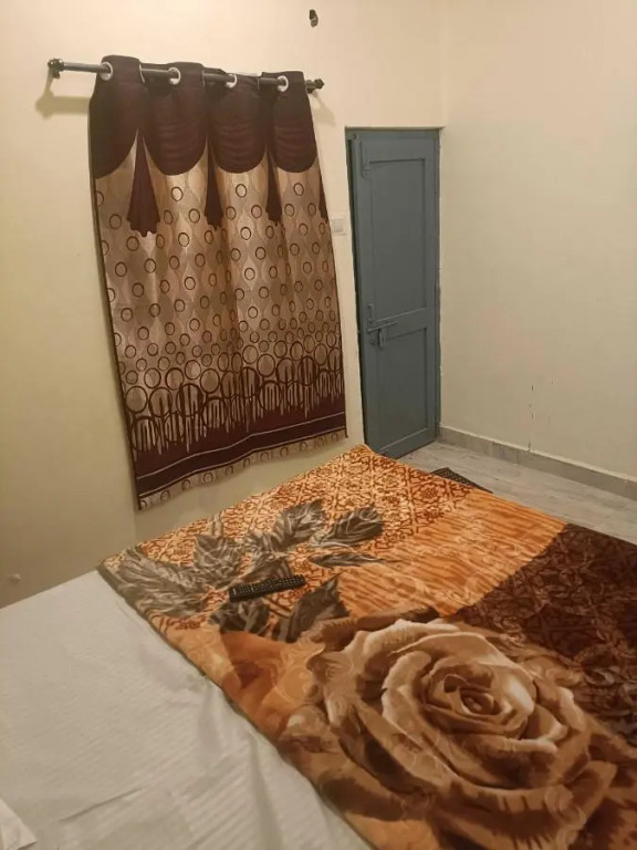 Бхопал: POP 80567 H Sk Hotel Restaurant