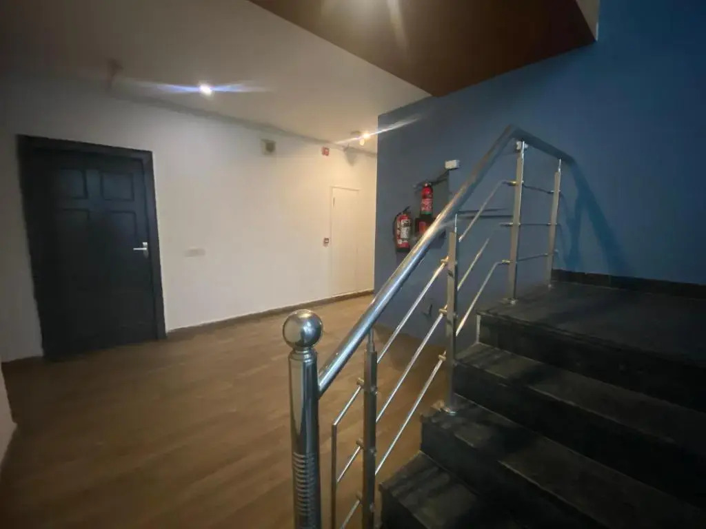 Нойда: Divine Inn Couple Friendly Hotel near Sector 51 Metro Station