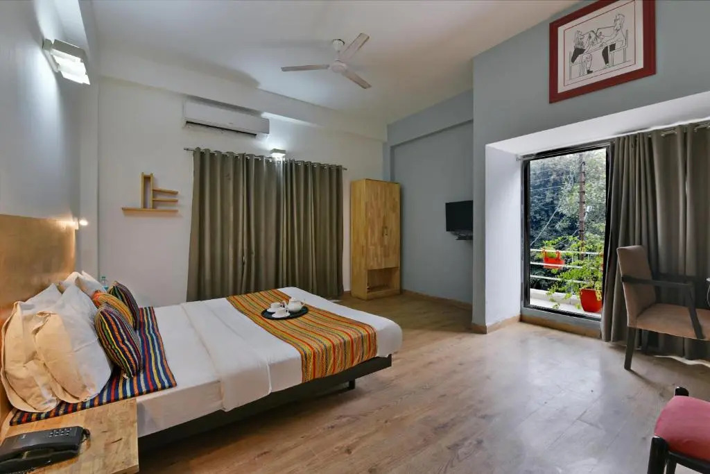 Нойда: Divine Inn Couple Friendly Hotel near Sector 51 Metro Station