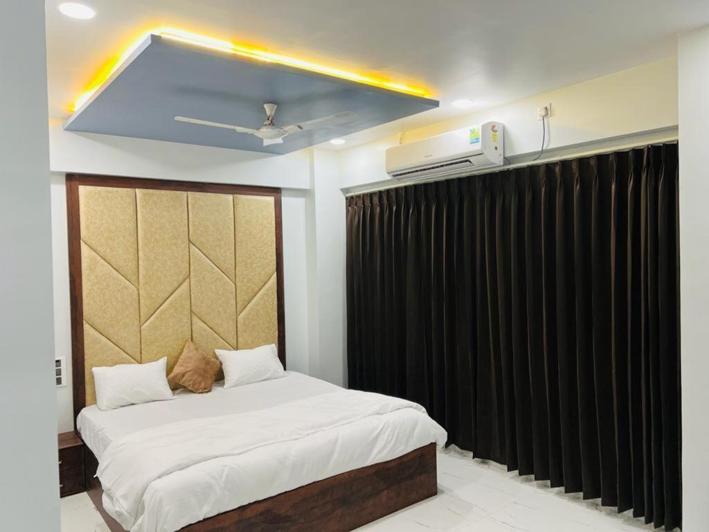 Сурат: Hotel New City Light