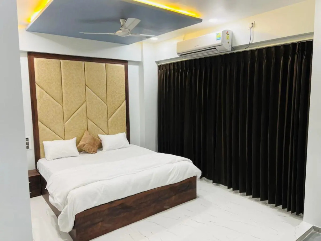 Сурат: Hotel New City Light