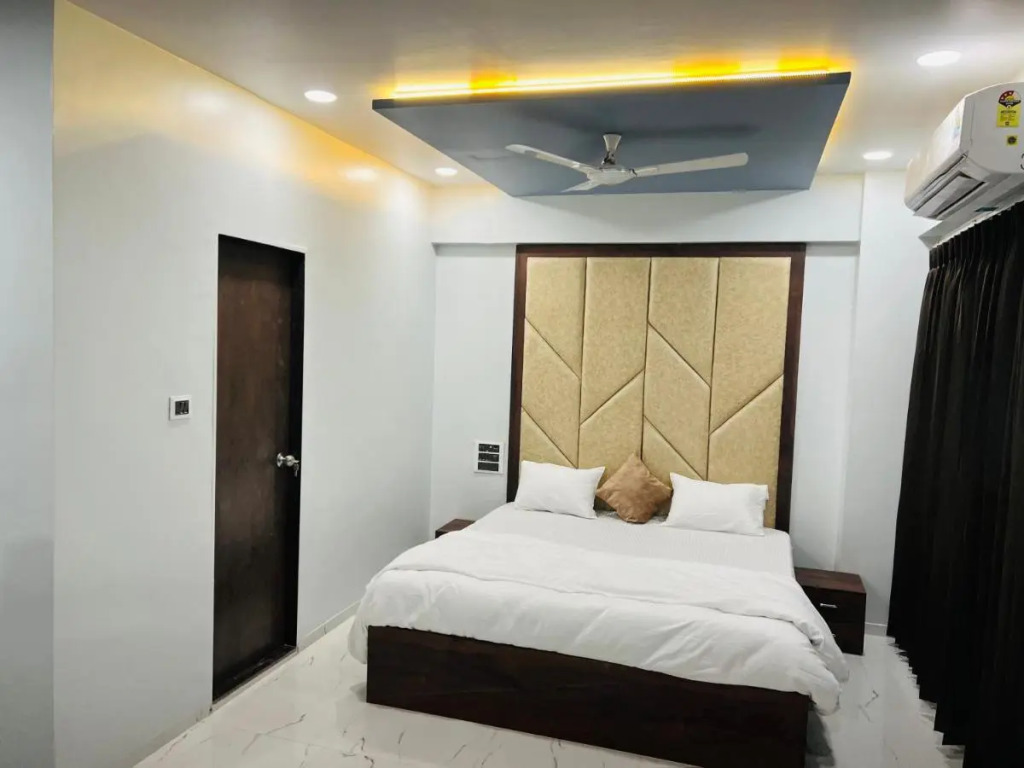 Сурат: Hotel New City Light