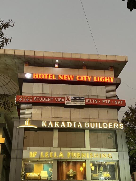 Сурат: Hotel New City Light