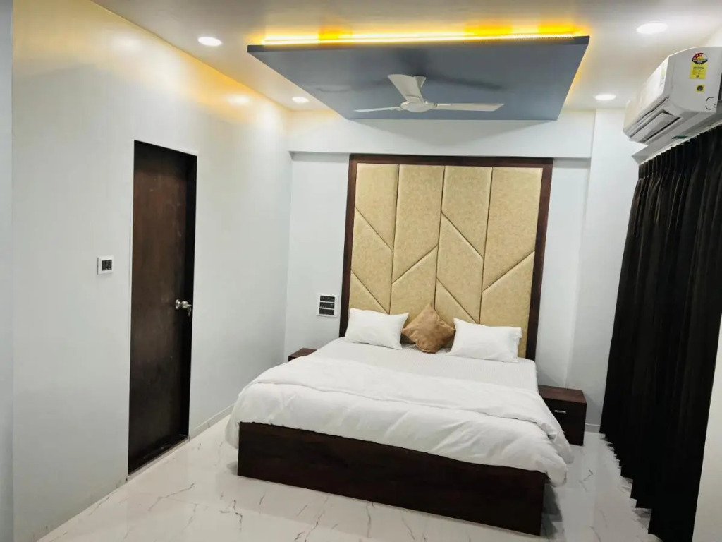 Сурат: Hotel New City Light