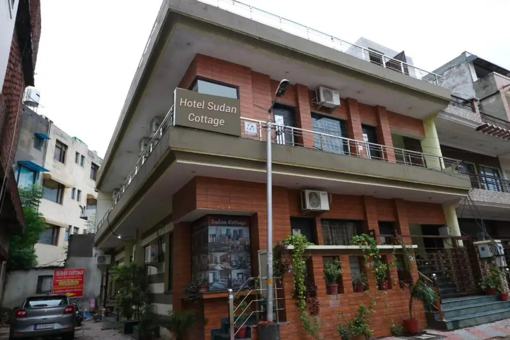 Чандигарх: OYO Flagship 70111 Hotel Sudan Cottage