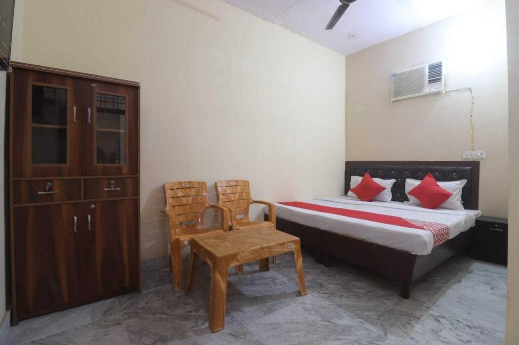 Алипур: OYO 90962 Foji Guest House